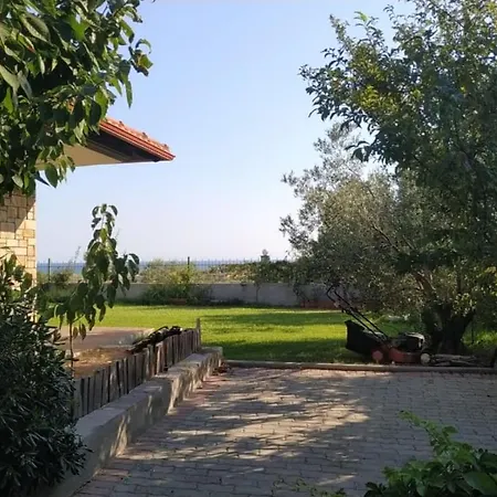 Alice Wonderland Nea Halkidiki Apartment