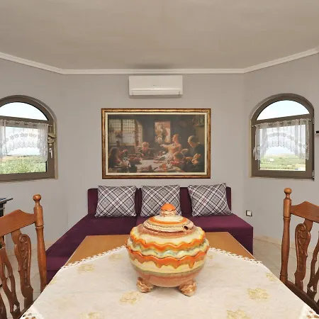 Alice Wonderland Nea Halkidiki Flogita