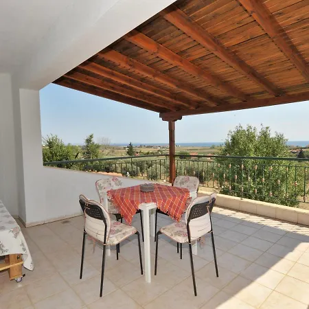 Apartment Alice Wonderland Nea Halkidiki *