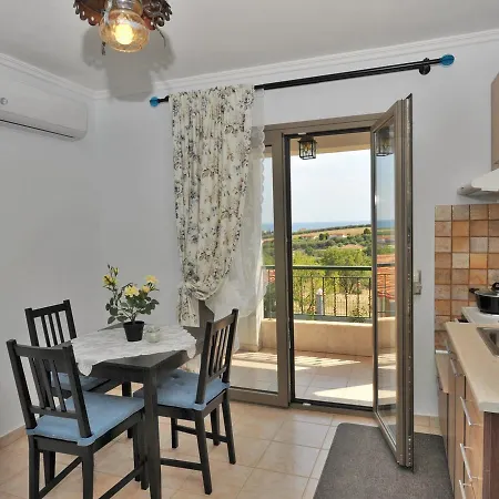 Alice Wonderland Nea Halkidiki Apartment *