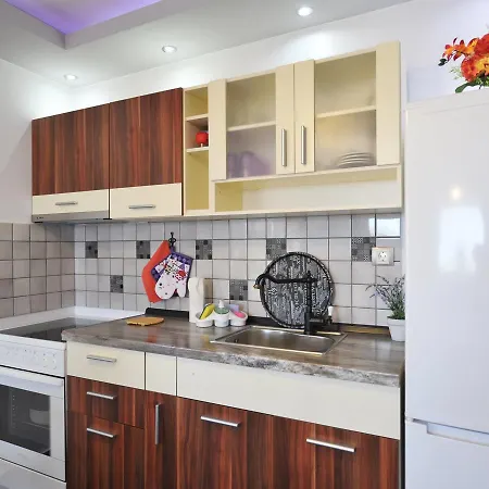 Alice Wonderland Nea Halkidiki Apartment *