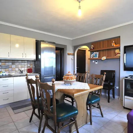 Alice Wonderland Nea Halkidiki Apartment Flogita