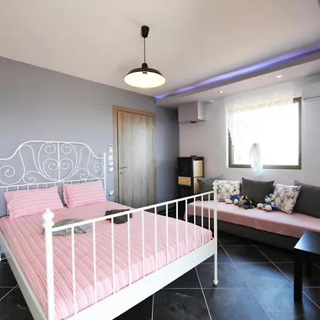 Apartment Alice Wonderland Nea Halkidiki *